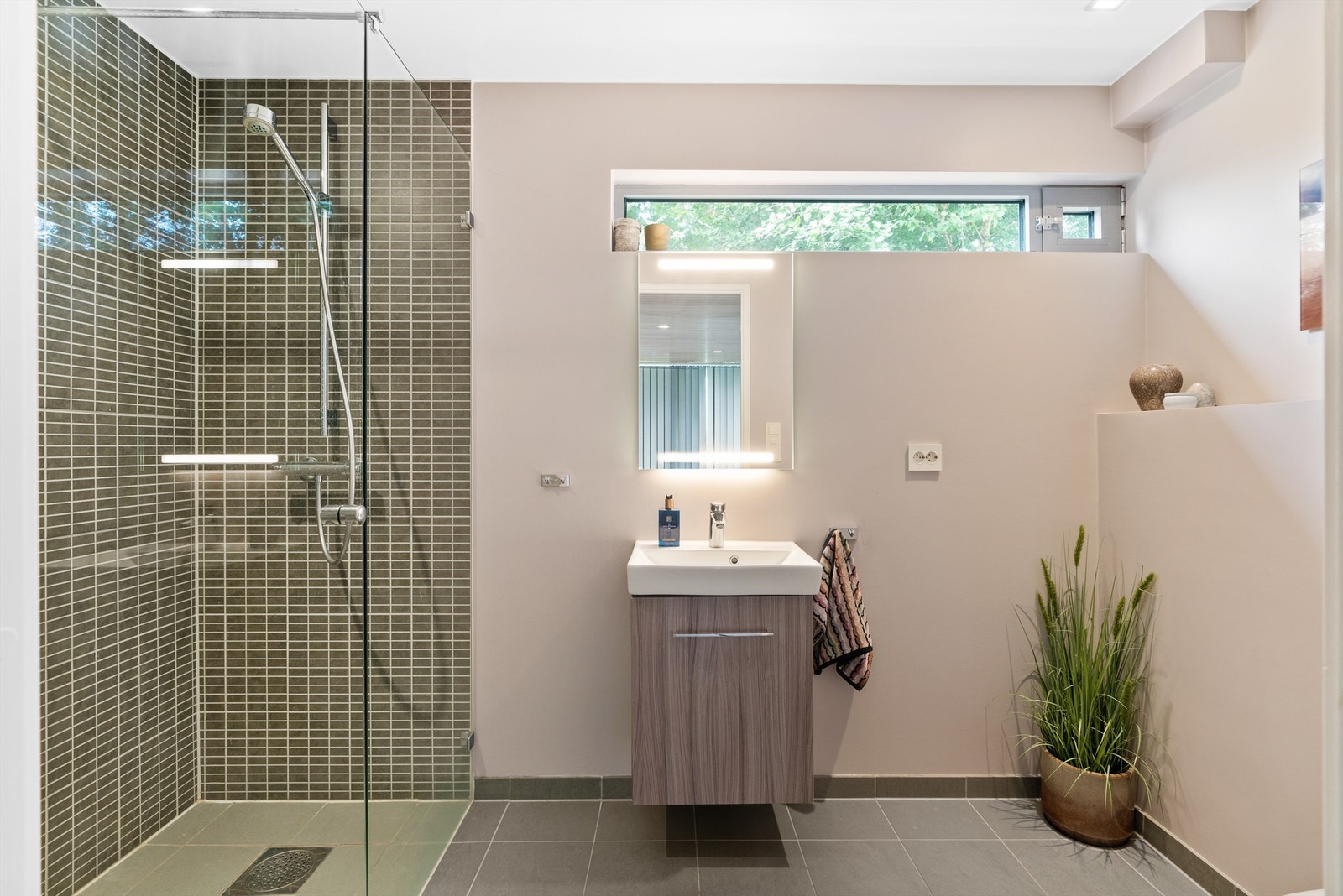 Bad i 1. etasje Galleribilde