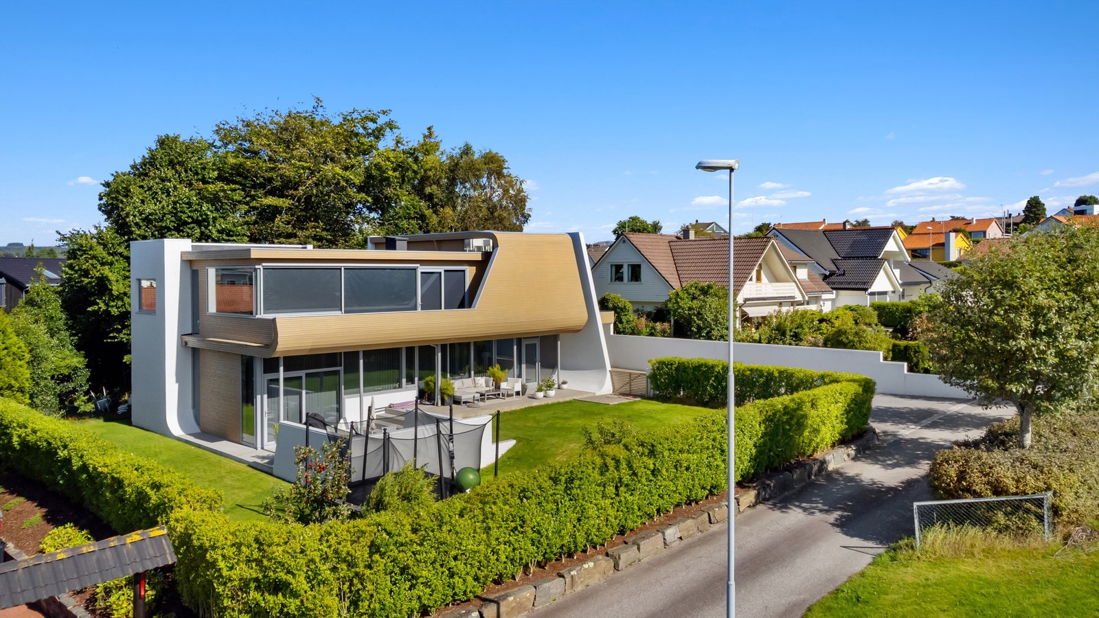 Tomten er på ca. 965 kvm Galleribilde