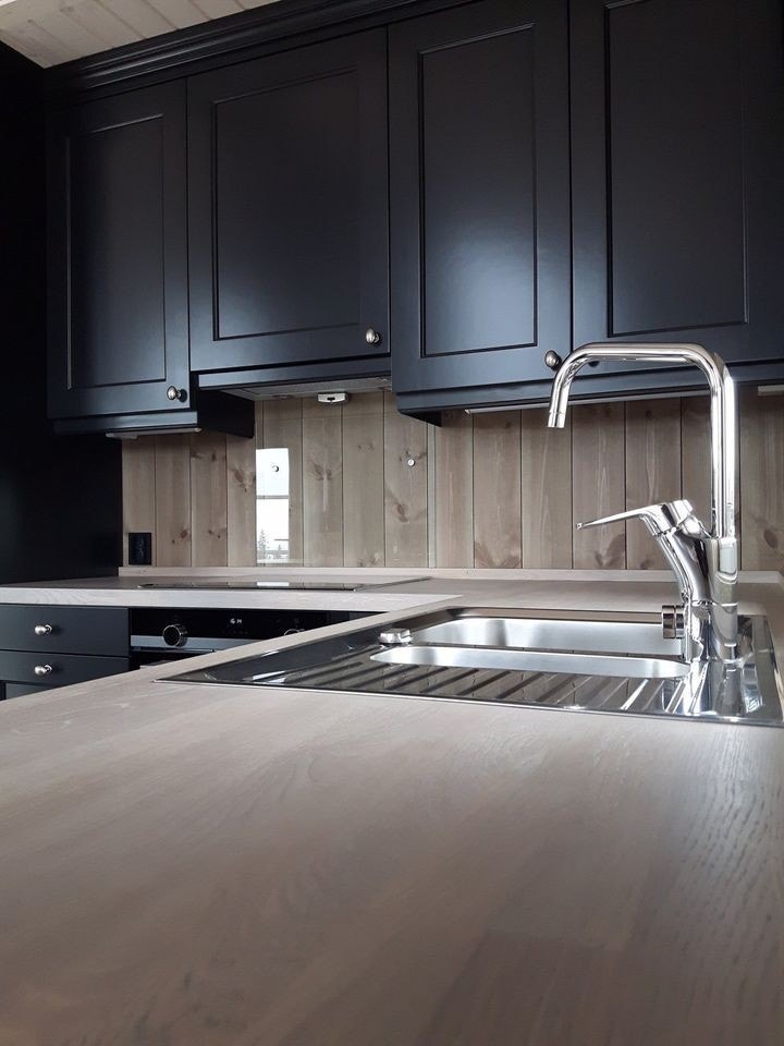 Kjøkken fra Uvdal Snekkerverksted modell Vivian Galleribilde