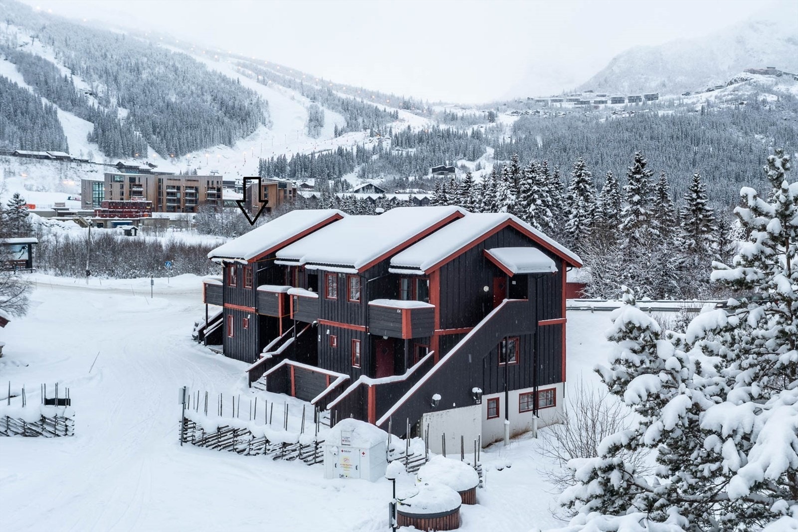 Gangavstand til bakken, afterski og restauranter. Skibuss-stopp Galleribilde