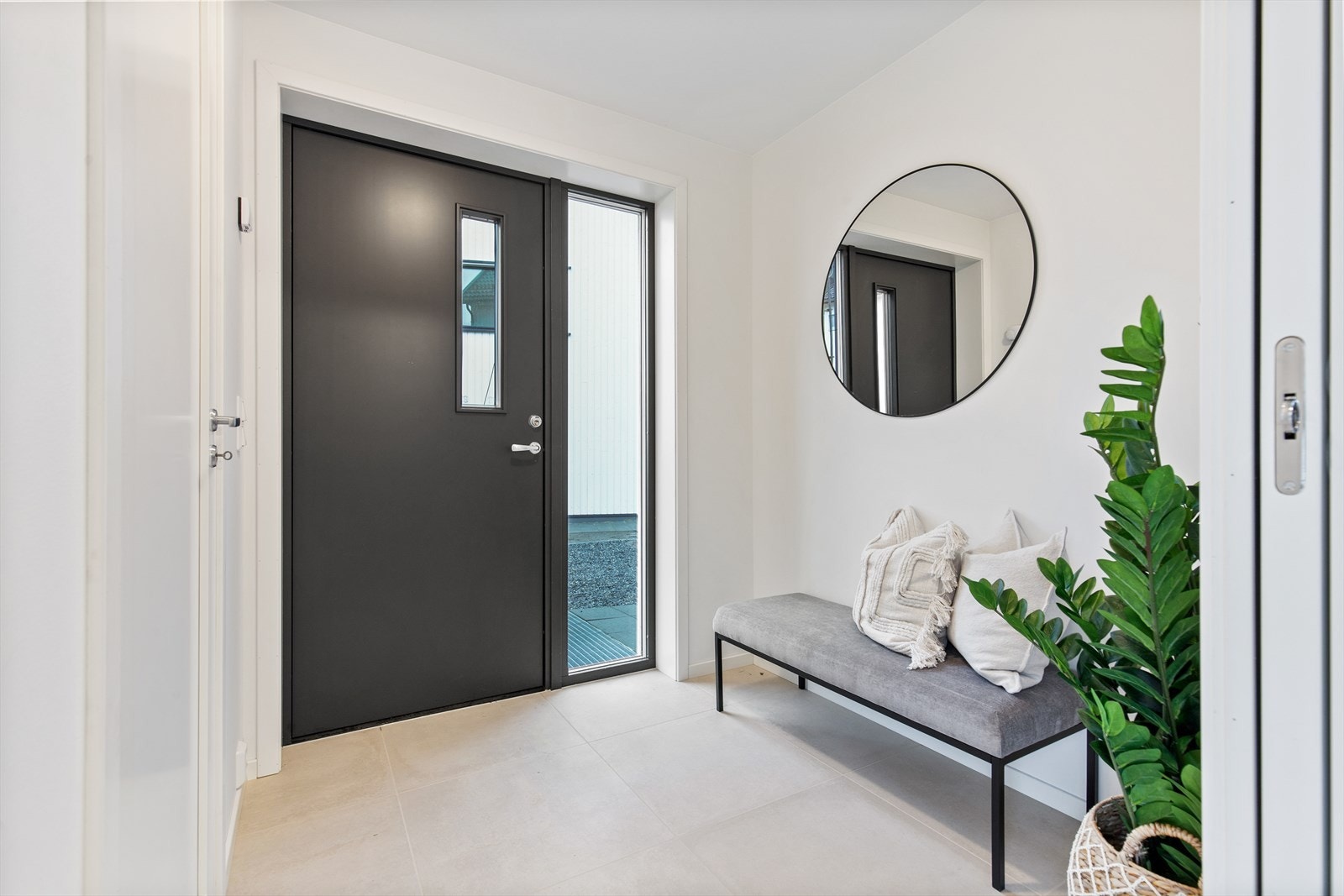 Her er det godt å komme hjem, og hyggelig å ønske gjestene velkommen. Galleribilde