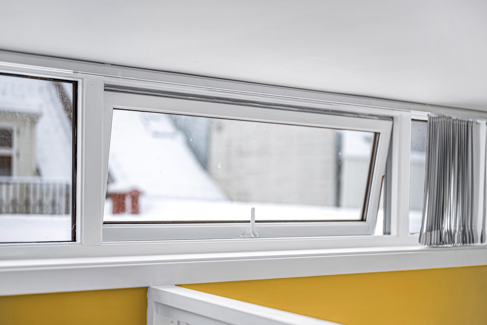 Praktisk vindu på hems som kan åpnes på for lufting. Galleribilde