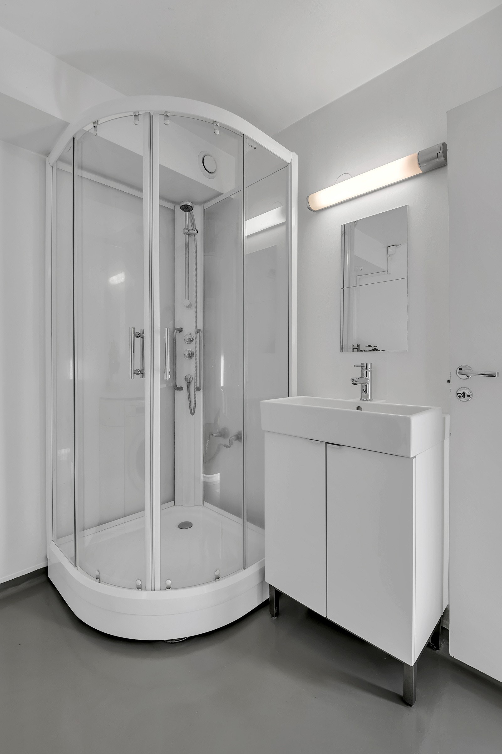 Rommet kan benyttes som det står i dag og med dusjkabinett. Galleribilde