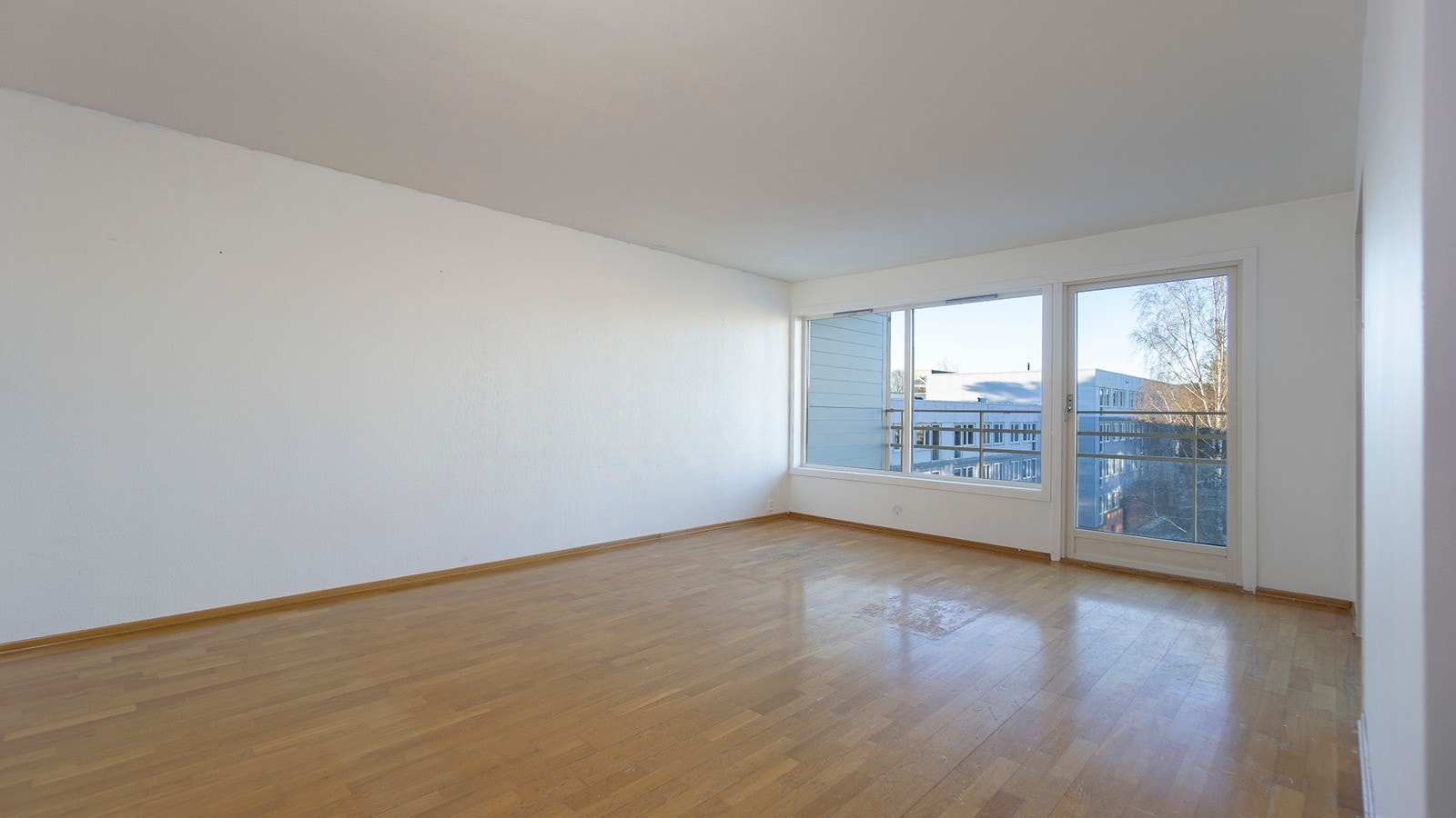 Fra stuen har du utgang til en vest-nordvestvendt balkong på ca. 7kvm. Galleribilde