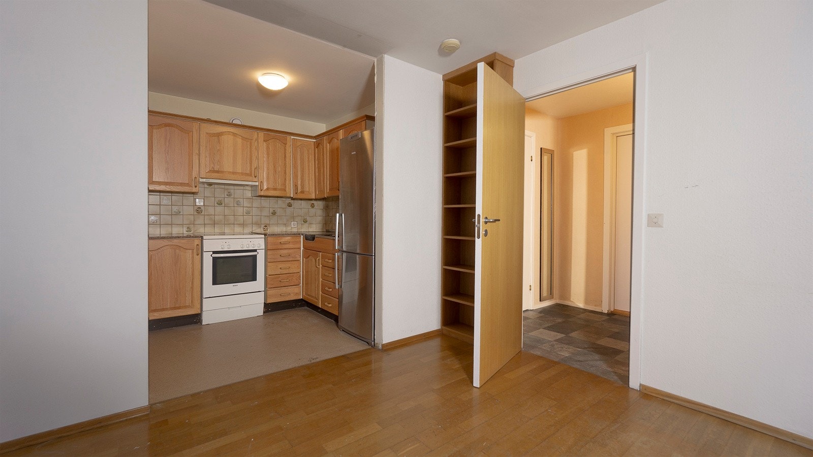 Leiligheten har behov for oppussing, som vil gi deg en gylden mulighet til å skape din egen drømmebolig. Galleribilde