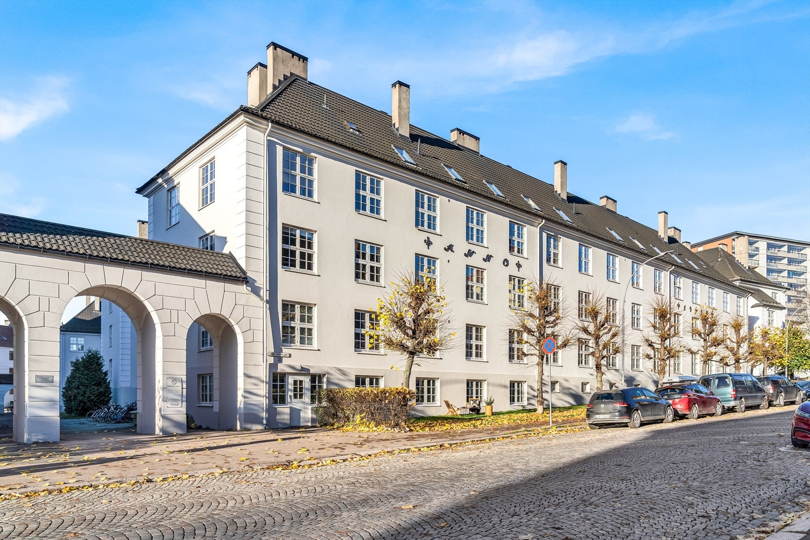 Leilighet beliggende i vakker arkitekttegnet bygård på Rosenhoff Galleribilde