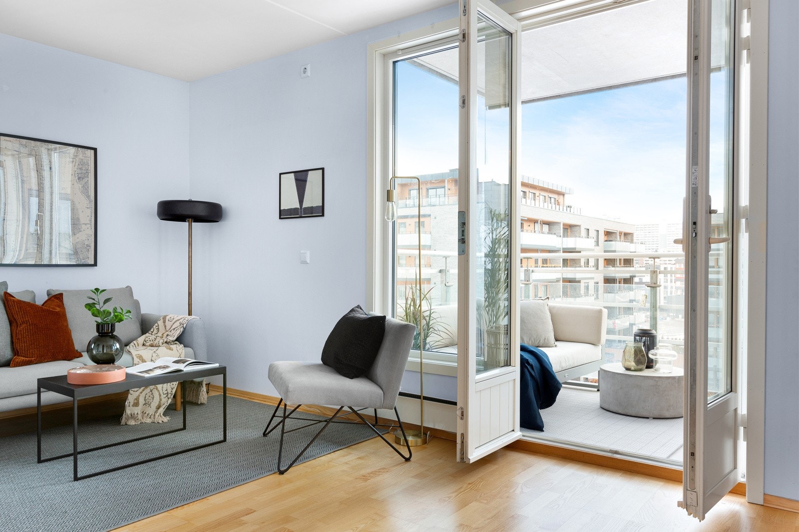 Lekker 2- roms med egen garasjeplass og balkong Galleribilde