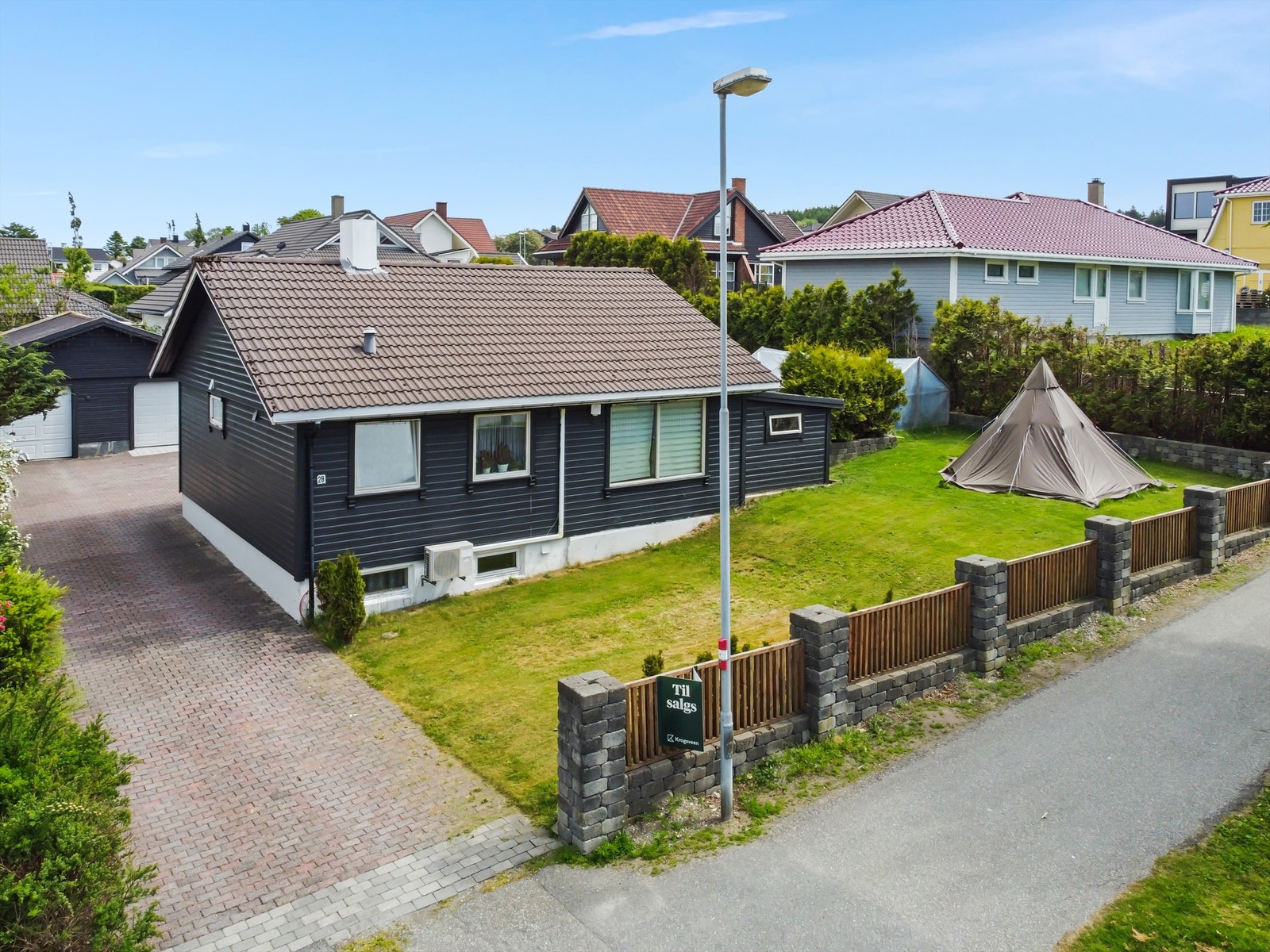 Velkommen til Fjogstadvegen 28 - Presentert av Daniel S. Mossige v/Krogsveen Jæren Galleribilde