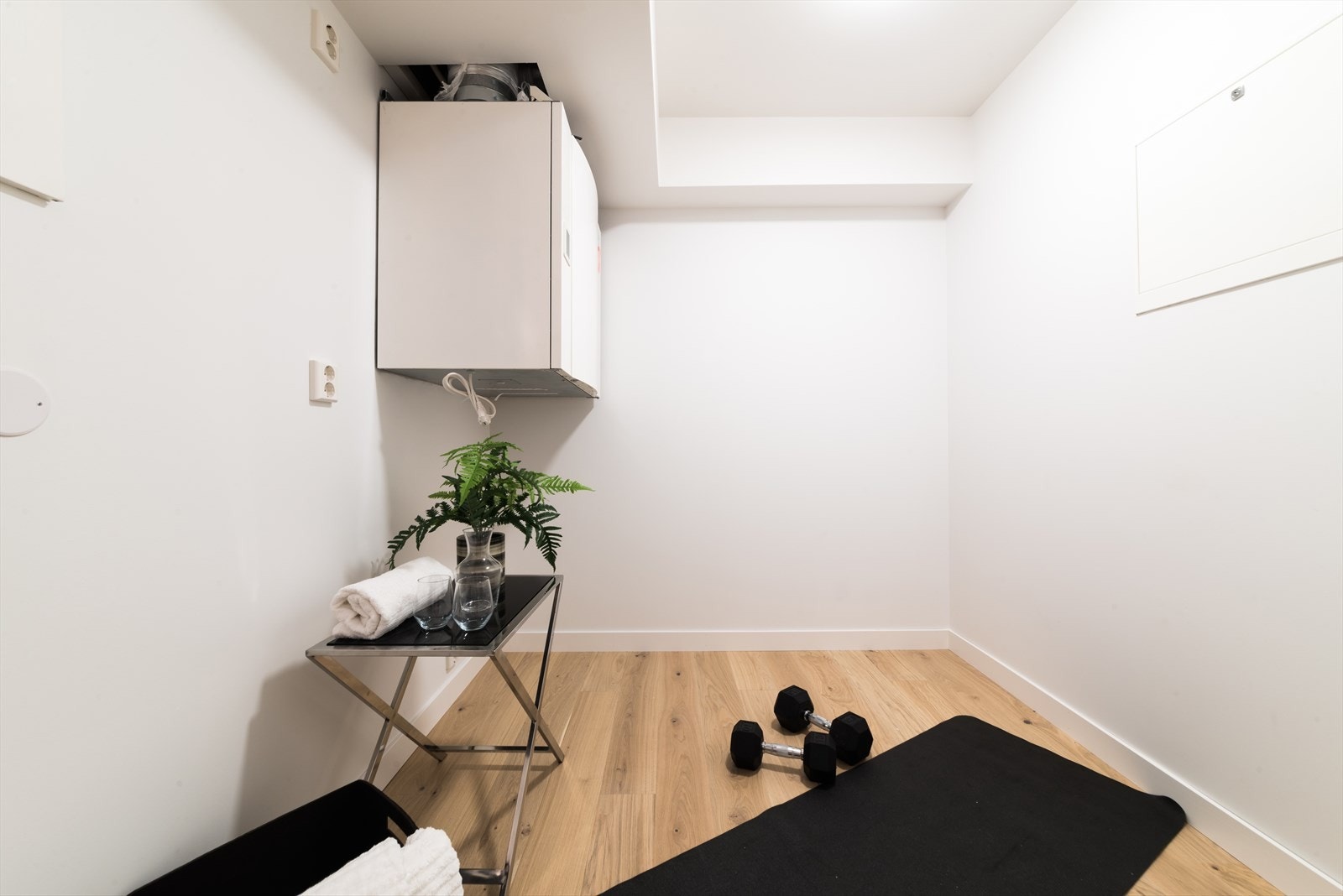 Bod med gode oppbevaringsmuligheter. Bygget har balansert ventilasjon med varmegjenvinning fra 2021 Galleribilde