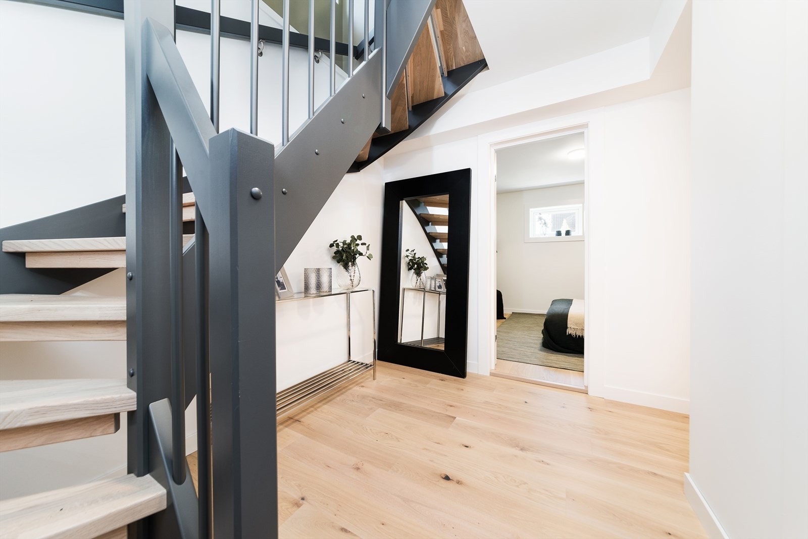 Trappeadkomst til kjeller Galleribilde