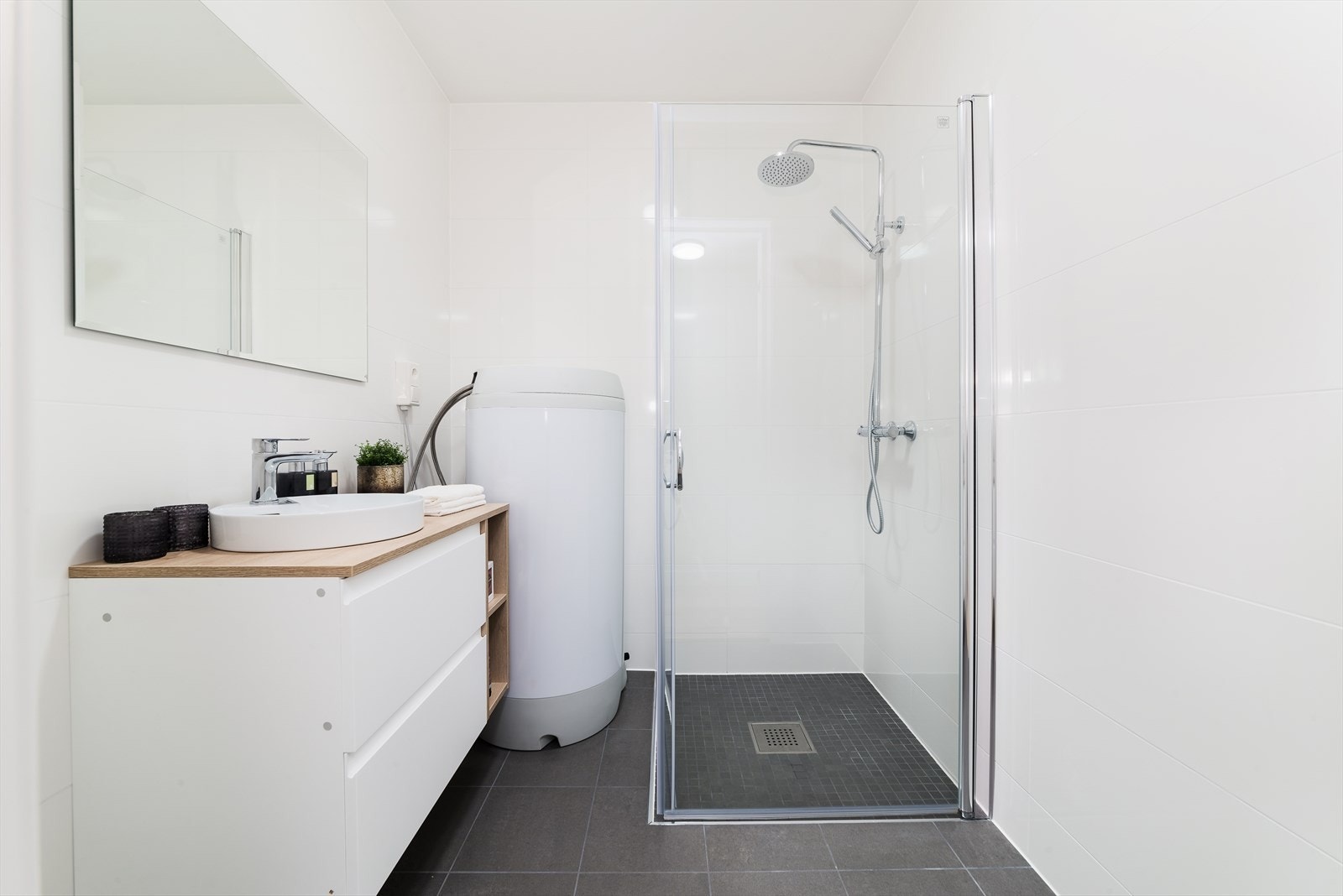 Bad fra 2021 i underetasjen Galleribilde