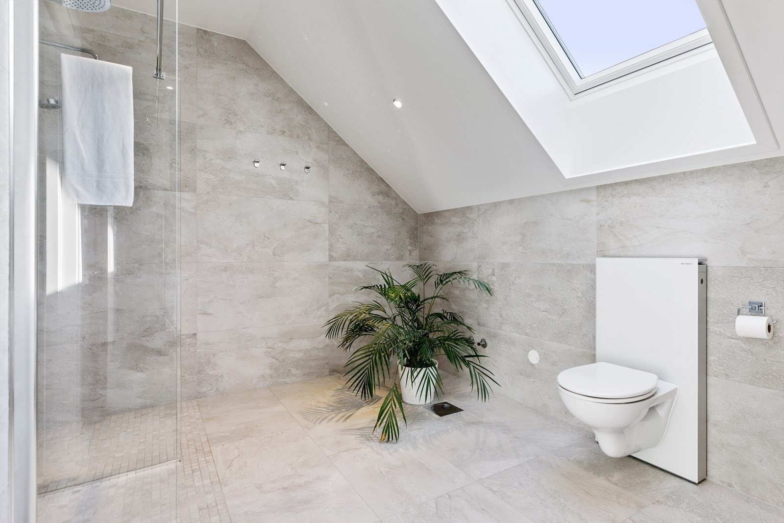 Plass til badekar i høyre hjørne Galleribilde