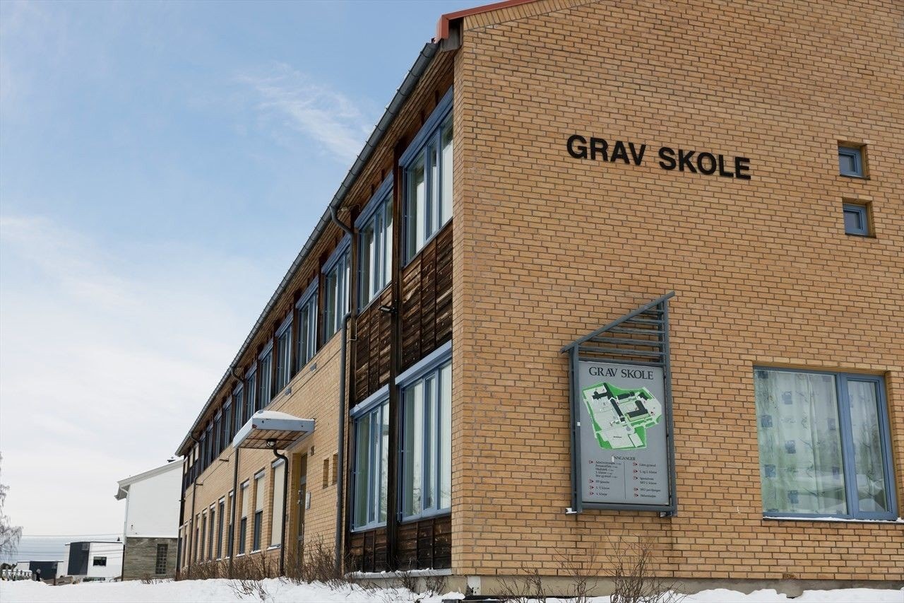 Tilhørende skole på denne adressen er Grav barneskole Galleribilde