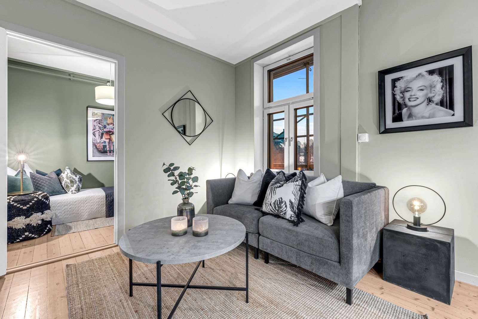 Leiligheten har en lun og svært hjemmekoselig atmosfære. Galleribilde