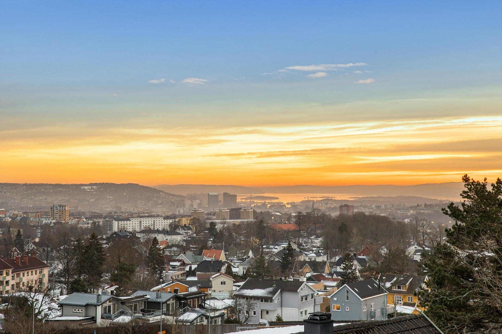 Nydelig utsikt fra terrassen. Galleribilde