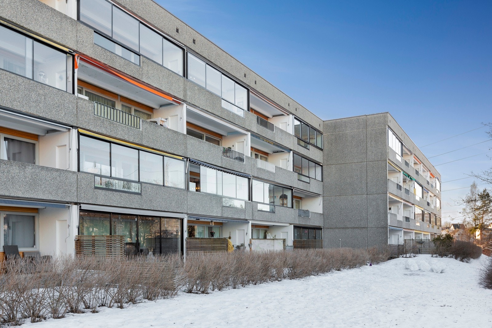 Meklenborg borettslag fremstår som et hyggelig borettslag, hvor det er lagt vekt på trivelige fellesområder. Galleribilde