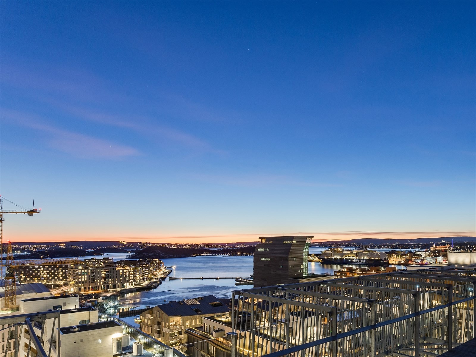 Fin utsikt fra byggets felles takterrasse Galleribilde