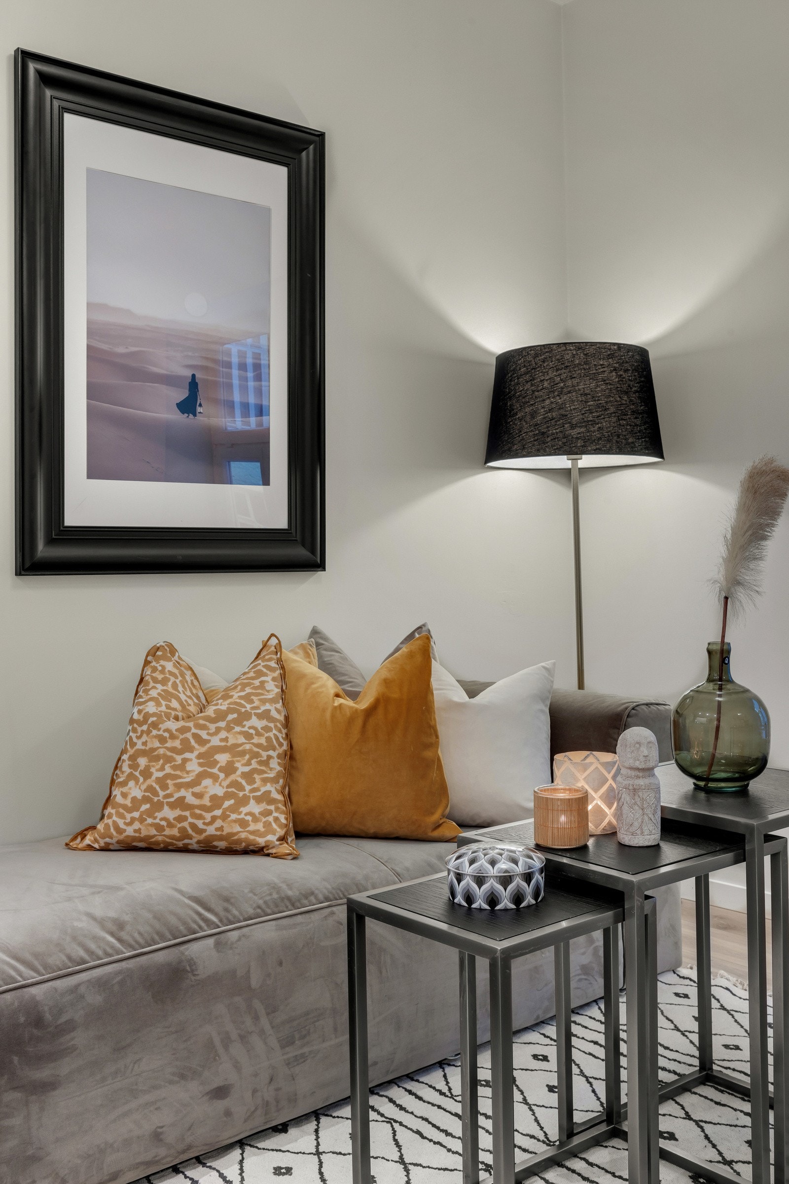 Du har naturlig plass til både sovesofa og TV med tilhørende møblement. Galleribilde