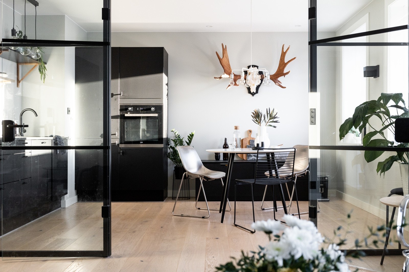 Leiligheten har en meget god planløsning med to soverom, samt stor stue og kjøkken. Galleribilde