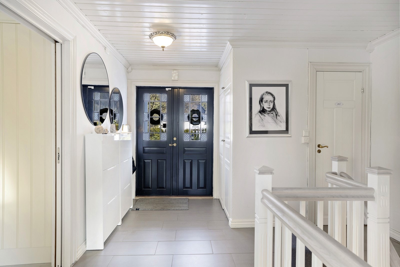 Flislagt hall med varme i gulv Galleribilde