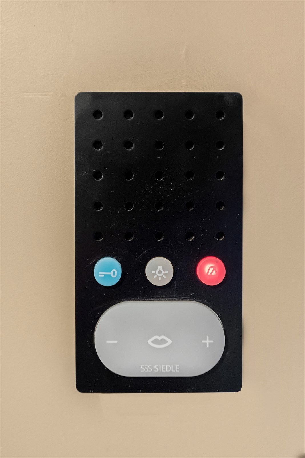 Boligen er utstyrt med et smartpanel for bl.a. belysning Galleribilde