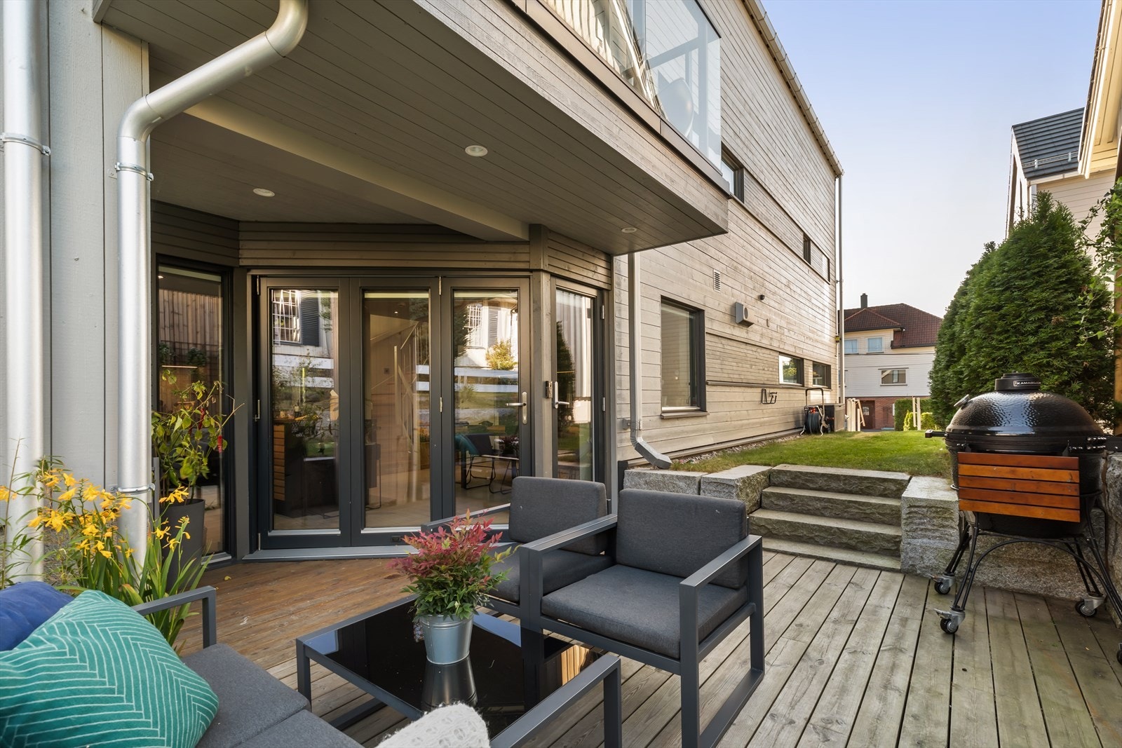 Terrasse sommertid | Her kan du nyte rolige omgivelser med familien. Galleribilde