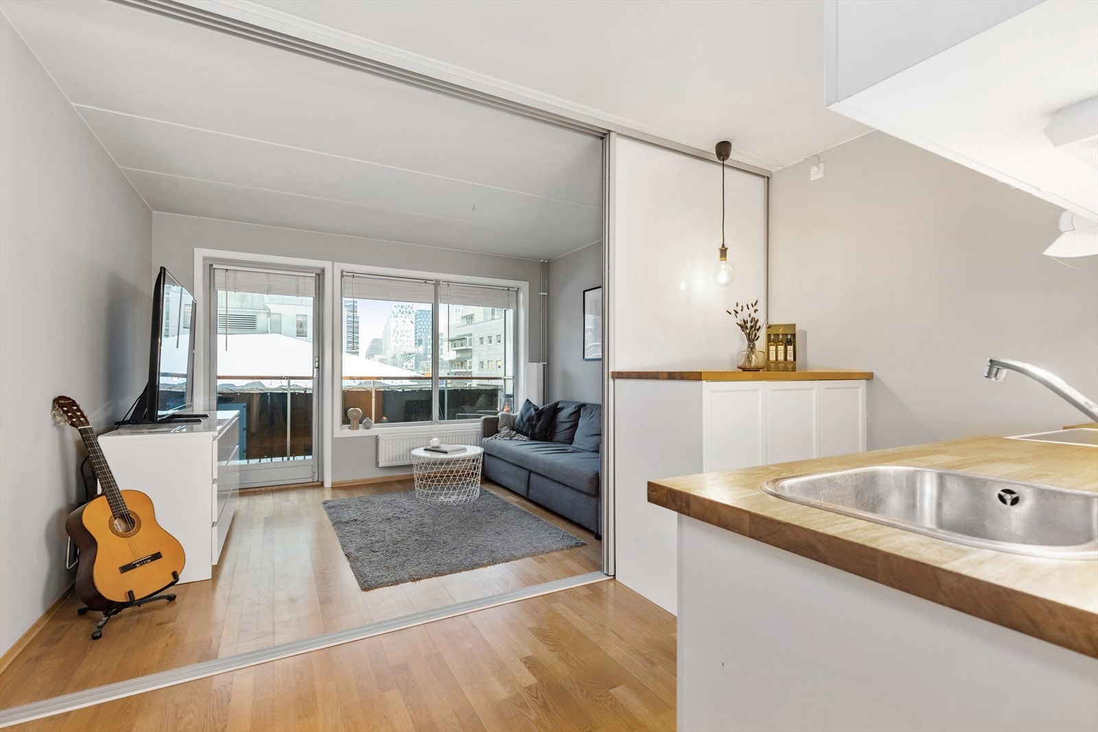Åpen stue/kjøkken løsning. Galleribilde