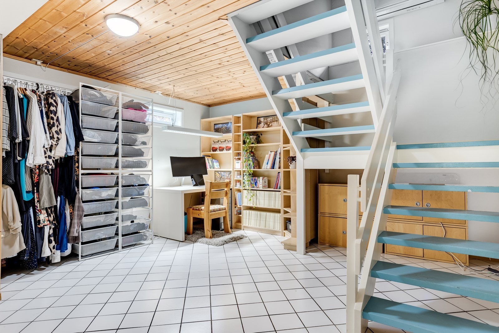 Areal i kjeller på 24 kvadrat som kan brukes til kjellerstue. Galleribilde