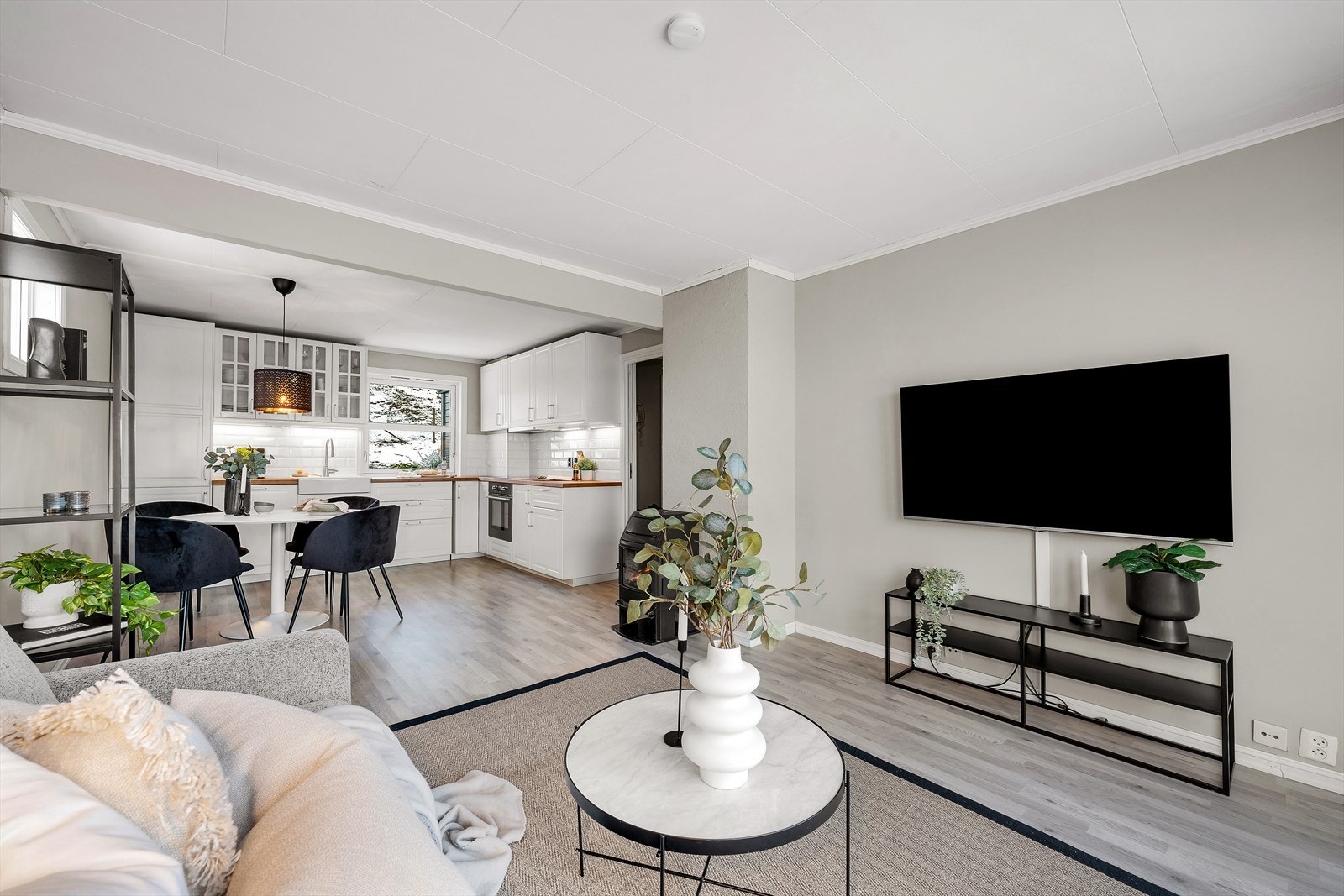 - Stuen har en praktisk utforming som gjør den enkel å møblere - Galleribilde