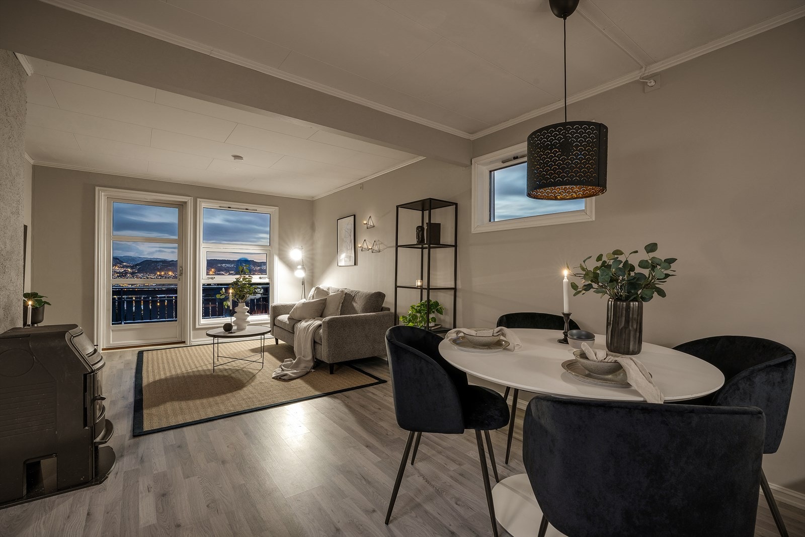 - Kveldsstemning i stue - Galleribilde