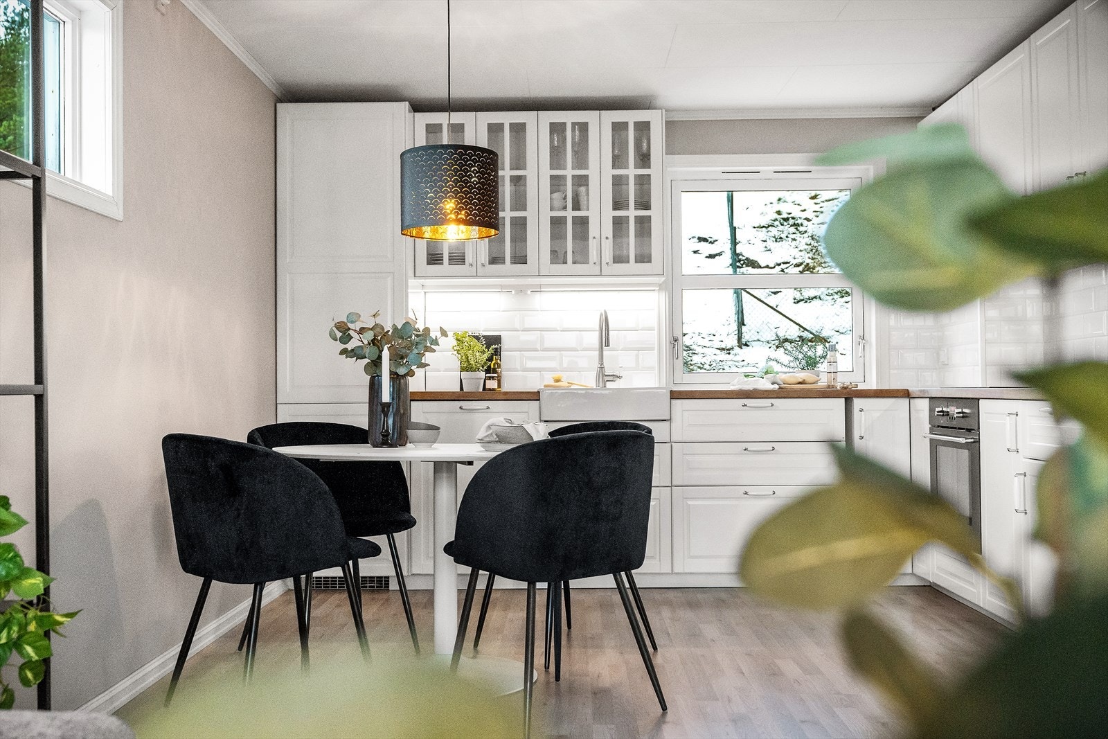 - Flott hovedsoverom malt i en behagelig farge - Galleribilde