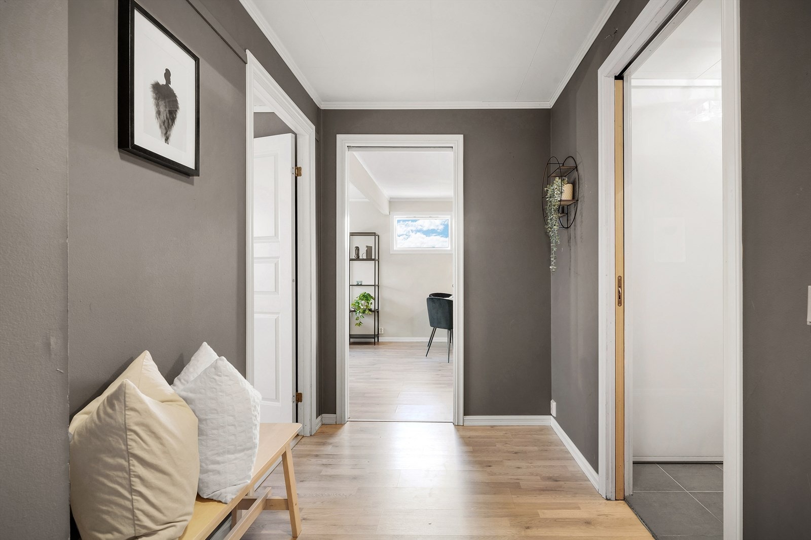 - Luftig og romslig gang - Galleribilde