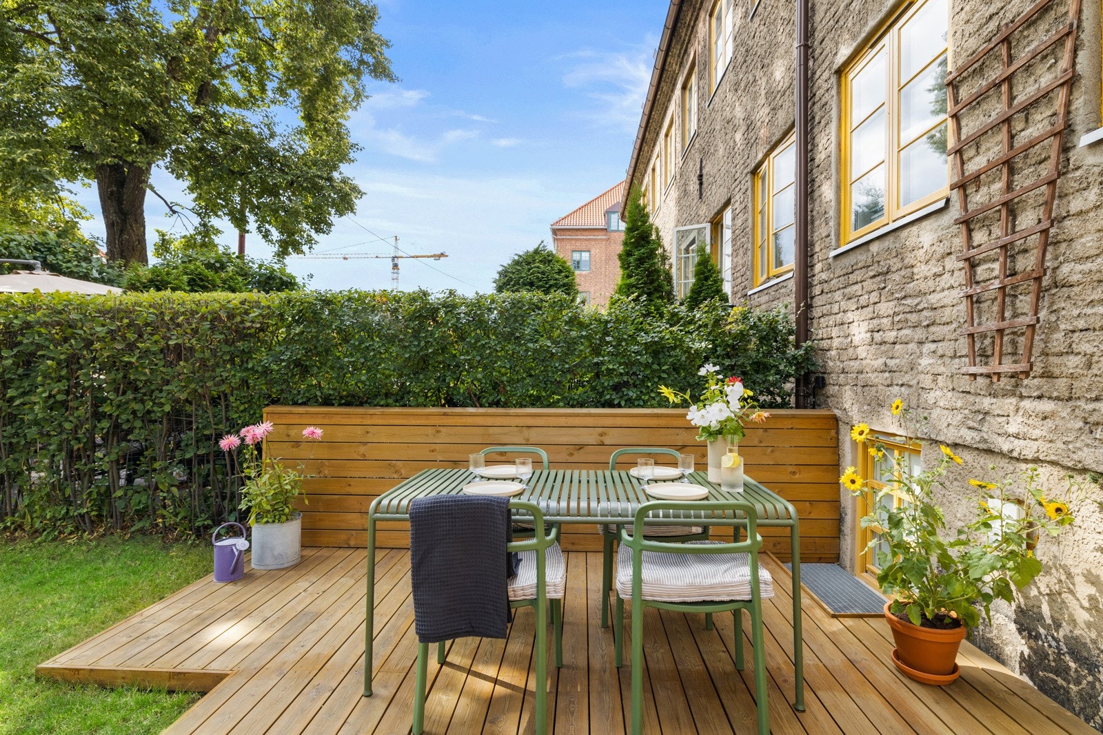 Om sommeren er det hagen som gjelder - perfekt for sene, varme sommerkvelder. Galleribilde