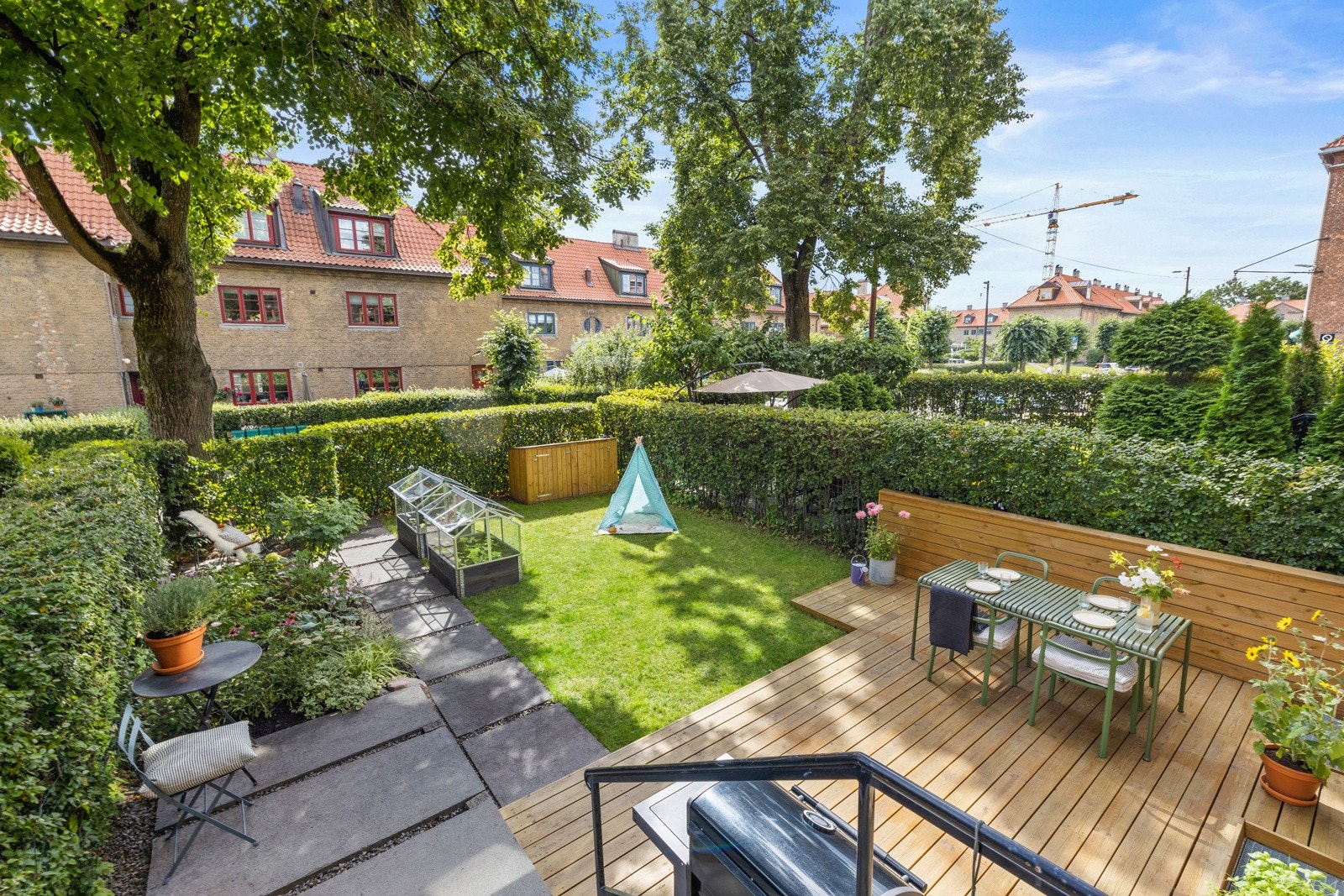 Stein Chr. Dykesteen ønsker velkommen til denne flotte boligen i Lille Tøyen Hageby! Galleribilde