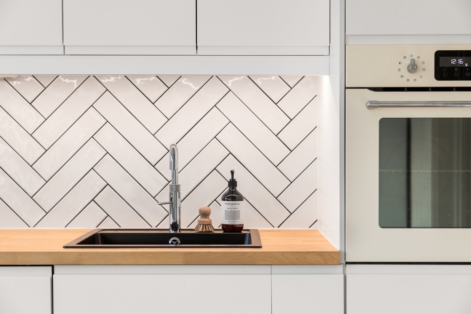 En ekstra og påkostet detalj er en Quooker vannkran som gir både kokende vann og vanlig kaldt/varmt vann. Galleribilde