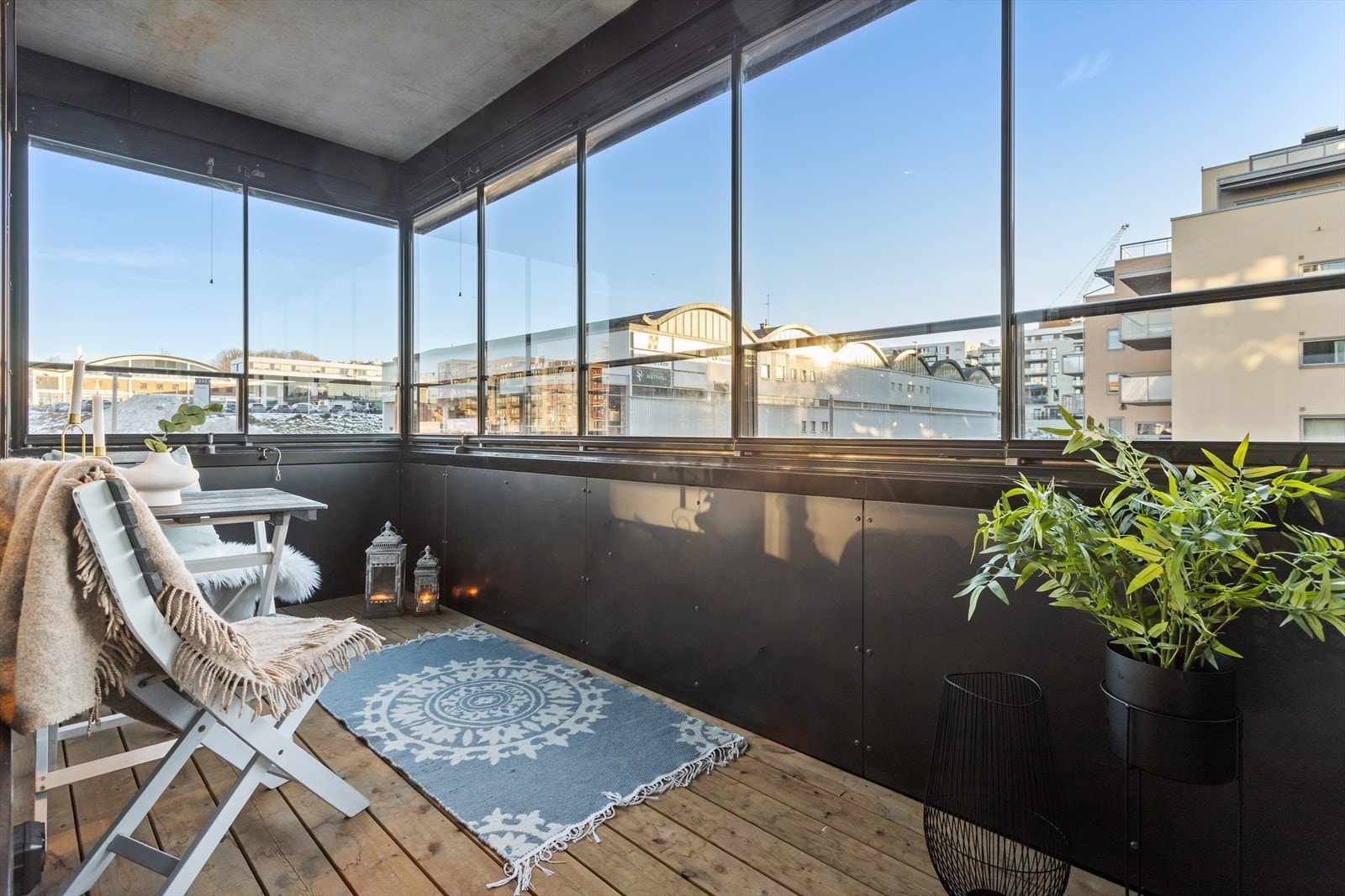 Balkongen vender mot sydøst. Galleribilde