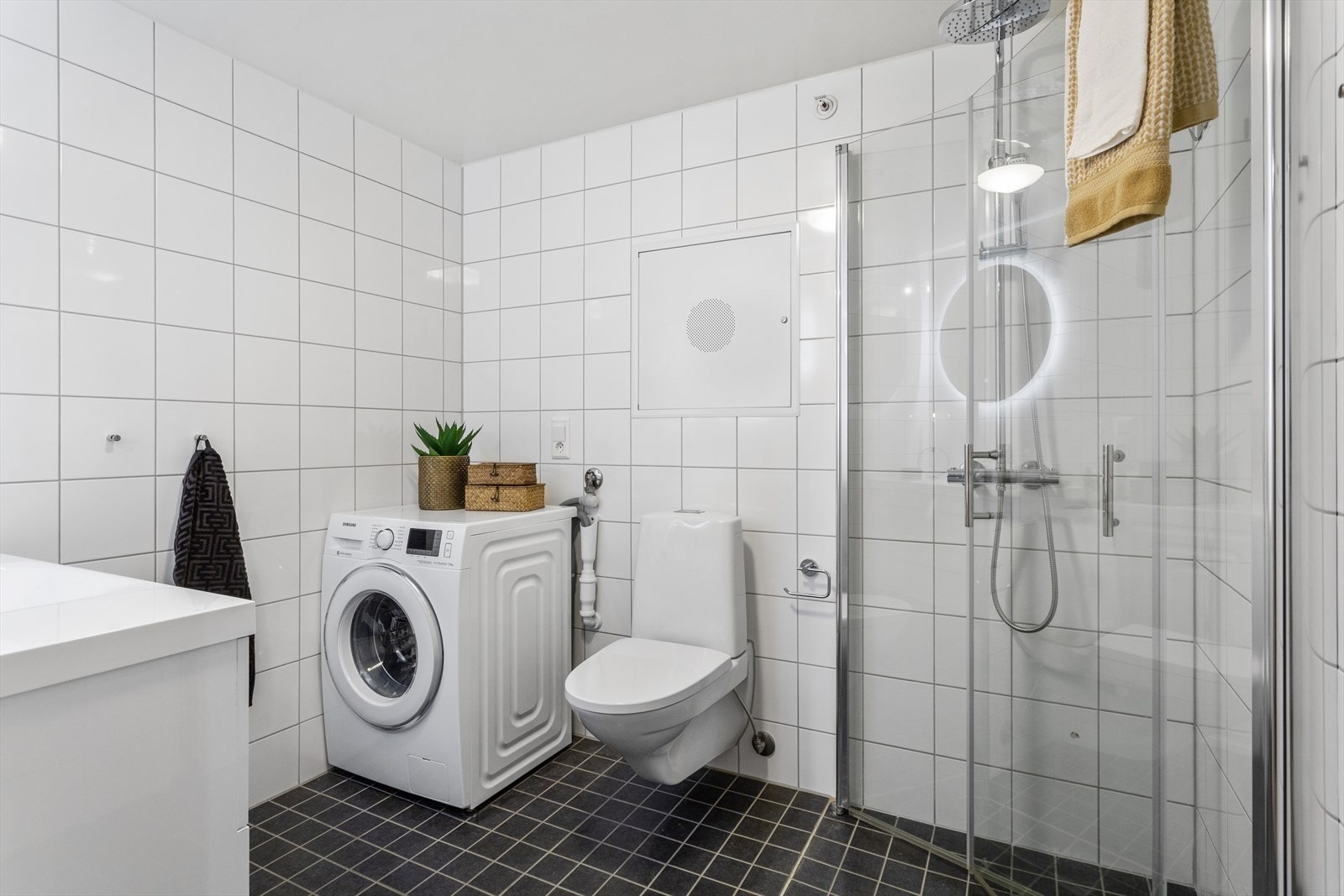 Opplegg for vaskemaskin. Galleribilde