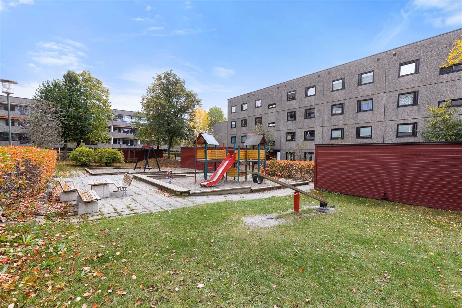 En av flere lekeplasser i borettslaget.jpg Galleribilde