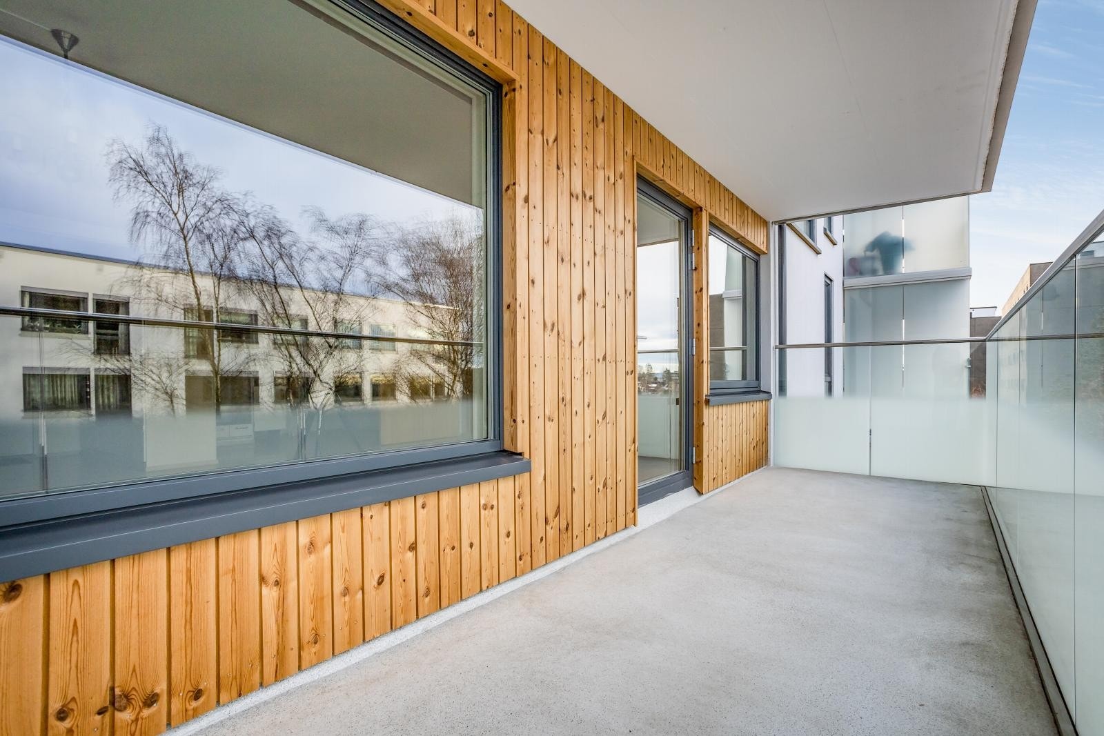 Romslig balkong! Galleribilde