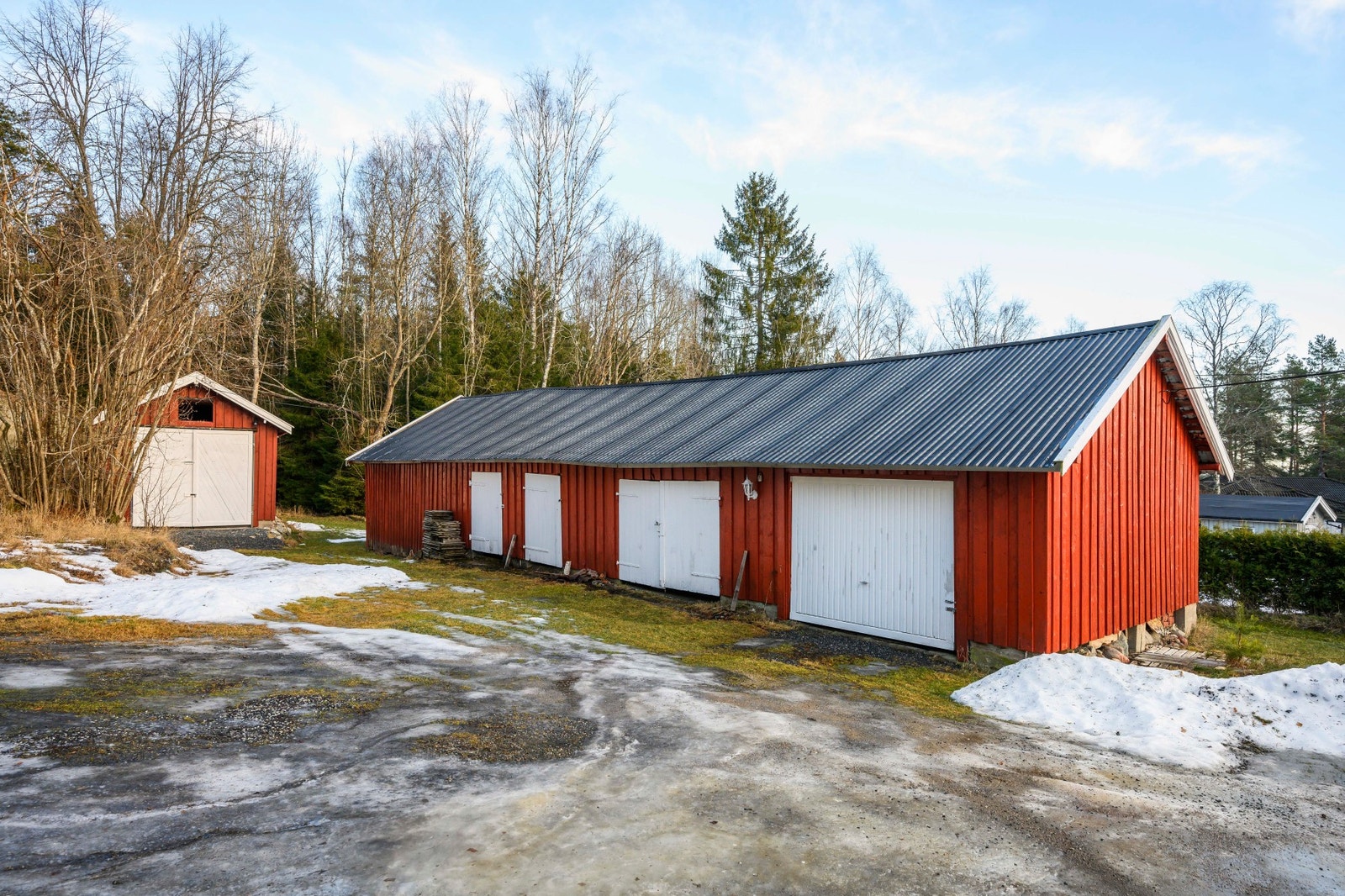 Låve/garasje. Galleribilde