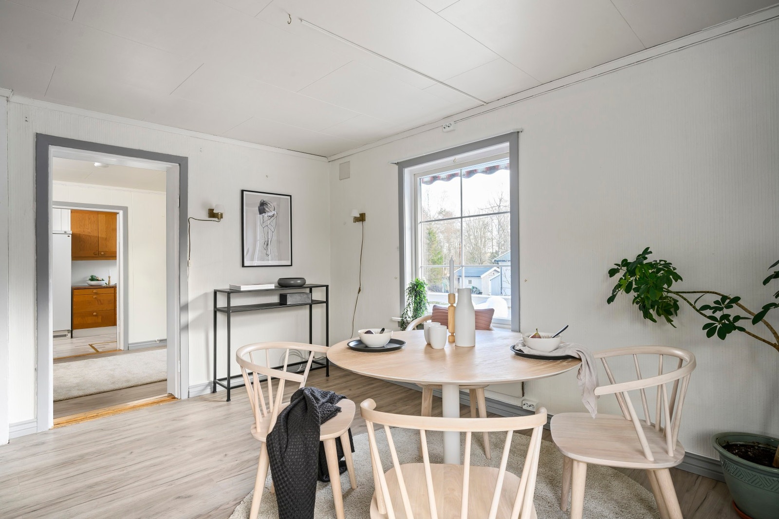 Dekk på til et hyggelig måltid. Galleribilde