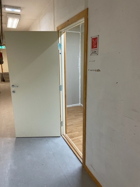 Inngang 4, 4.et, 41 kvm fordelt på gang og 3 mindre rom, se 3 neste foto. Flere kunstnere/hobbymusikere i etasjen. Adkomst med heis/vareheis. Galleribilde