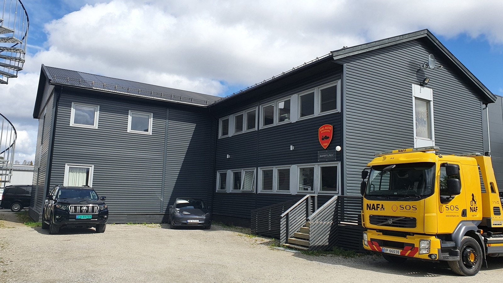 Kombinasjonsbygg på 780 kvm BRA med kontor og lager. Galleribilde