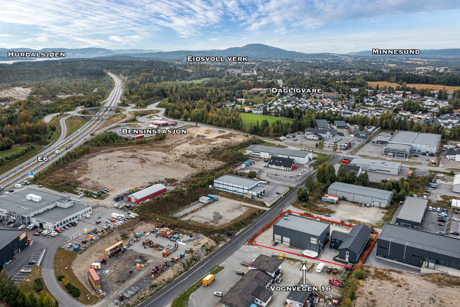 Området har god adkomst til på- og avkjøring til E6 med gode transportforhold både sørover mot Oslo og nordover mot byer som Elverum, Hamar og Lillehammer. Galleribilde