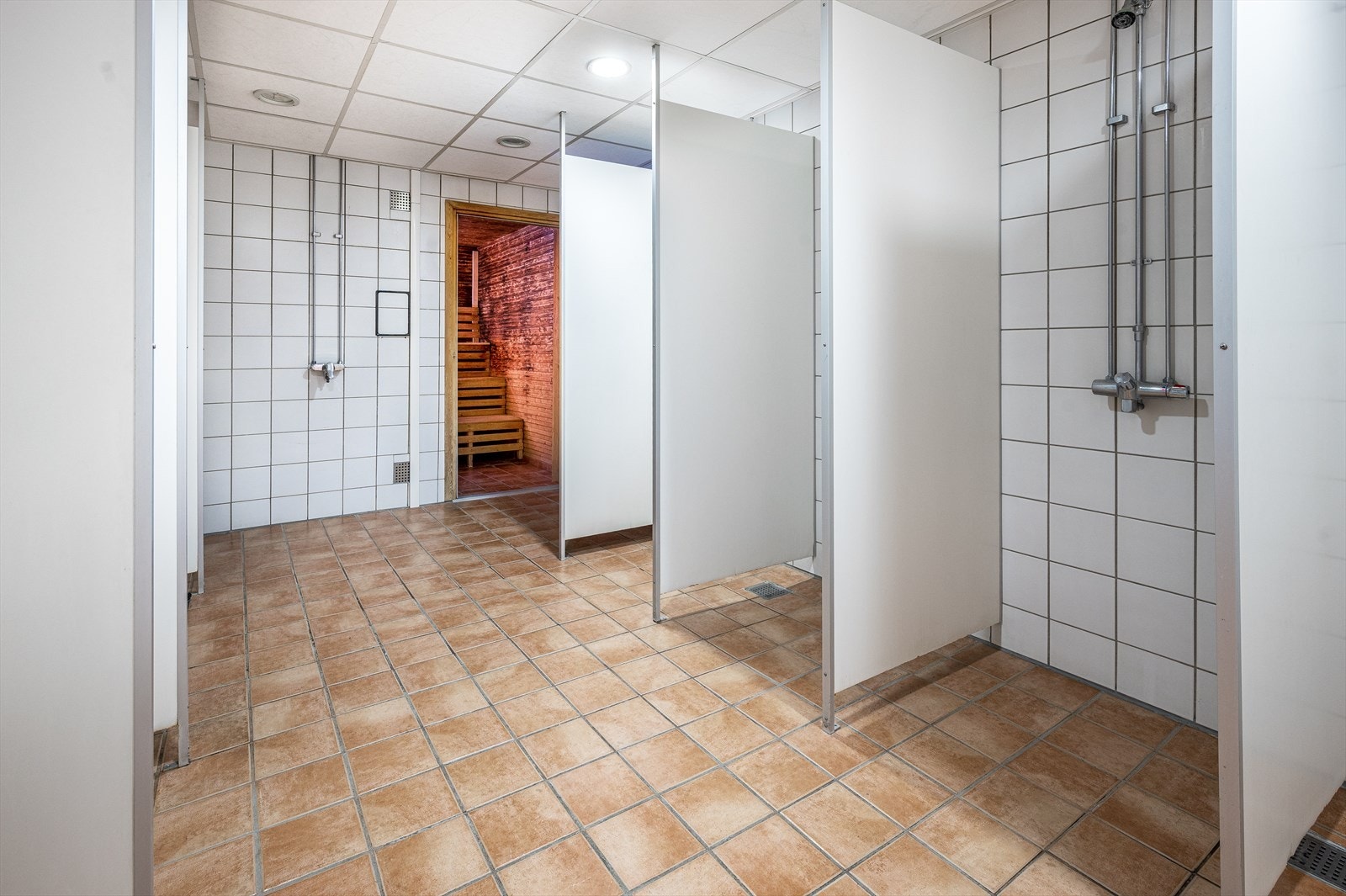 Garderobefasiliteter. Galleribilde