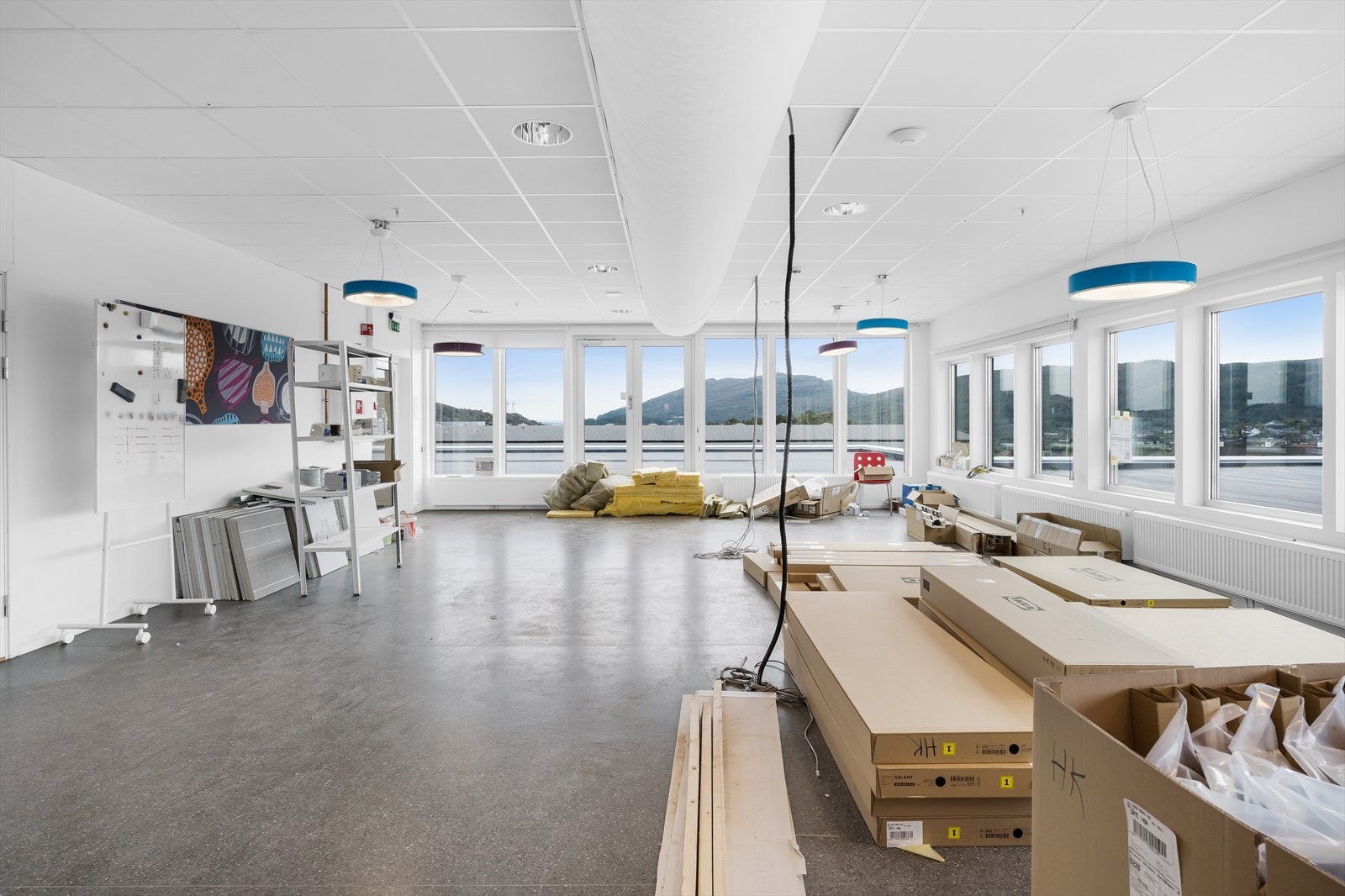 Uinnredet lokale i toppetasjen Galleribilde