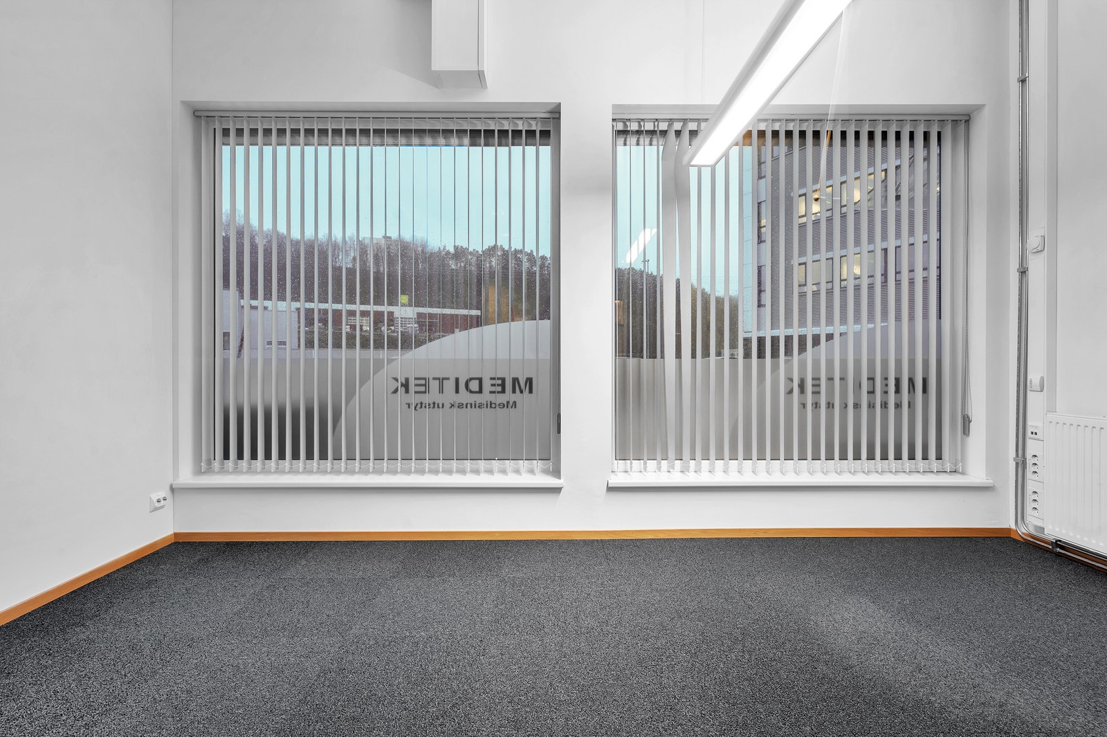 Cellekontor med mye dagslys Galleribilde