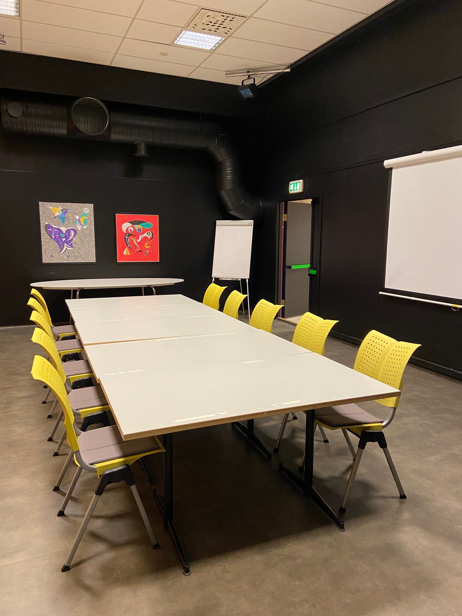 Møterom Scenen i møteromspoolen, booking i App Galleribilde