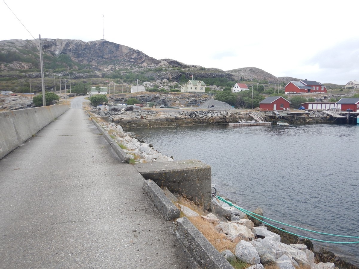 Moloanlegg / fiskerihavn: Yttervågen i Osen kommune Galleribilde