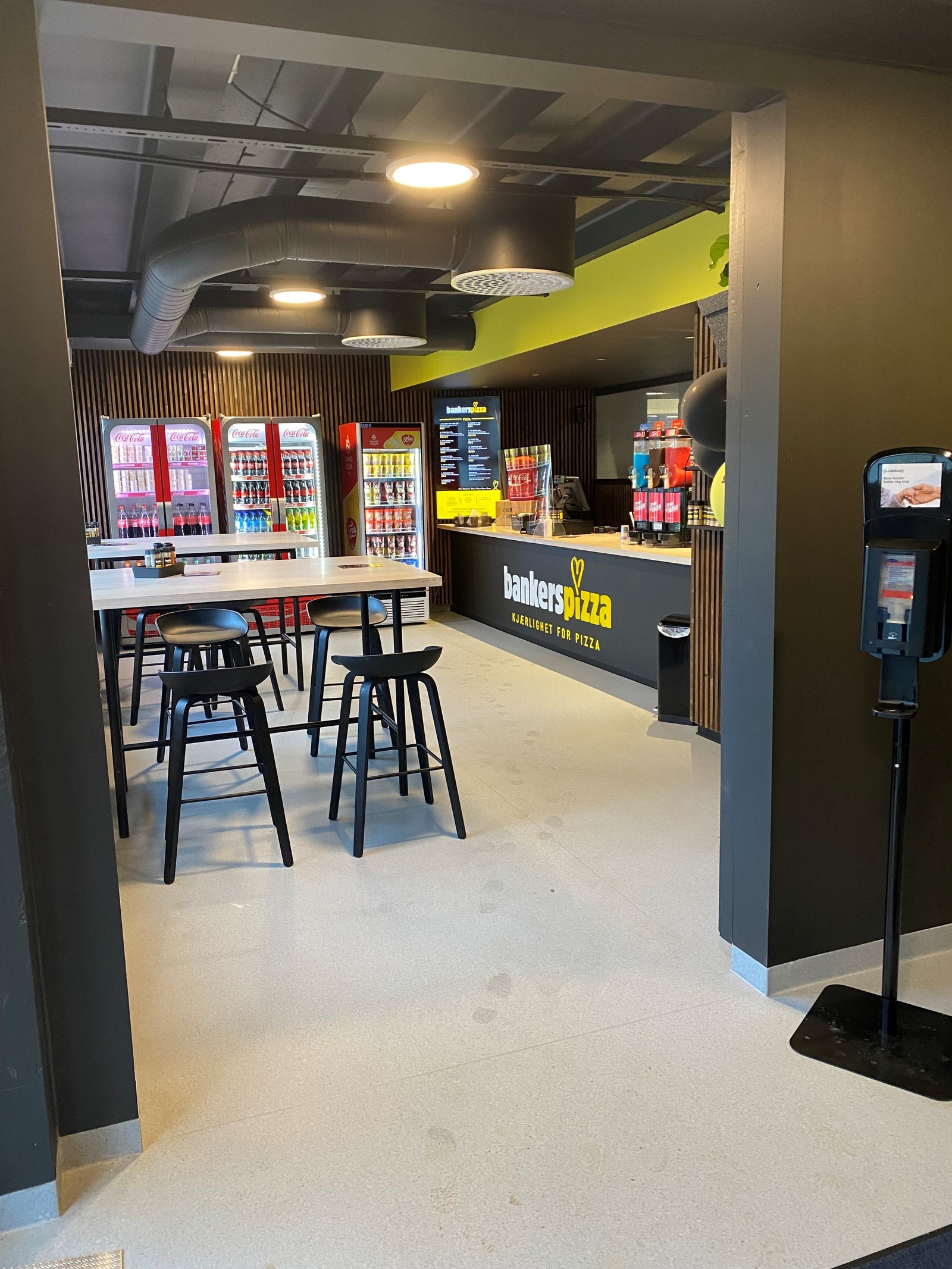 Inngang til Bankers på andre siden Galleribilde